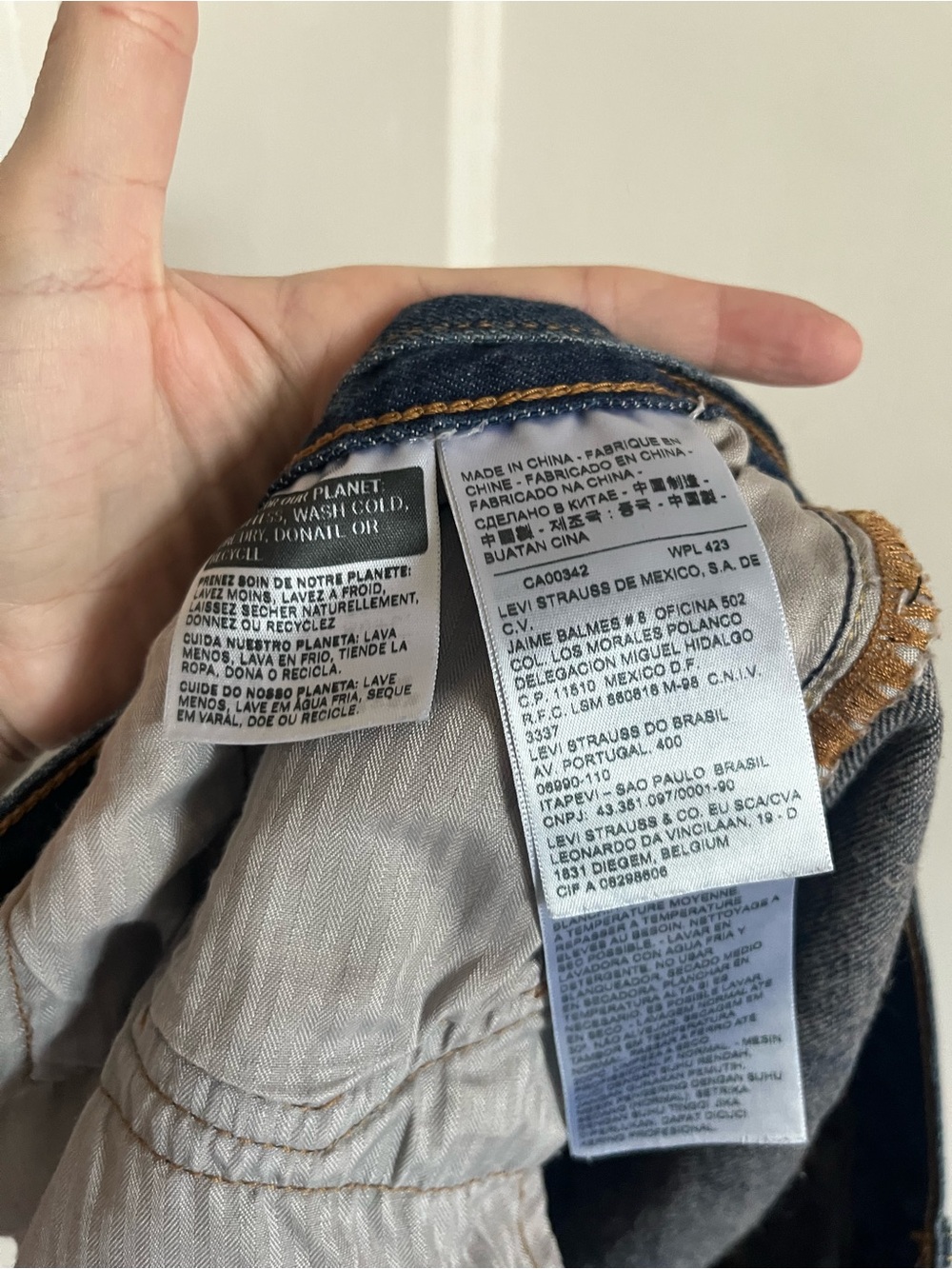 Levi's - Picture 4 of 6